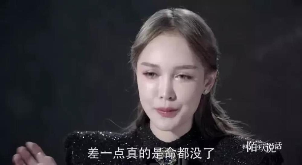 今日话题丨颜值即正义的时代:是什么将女性推