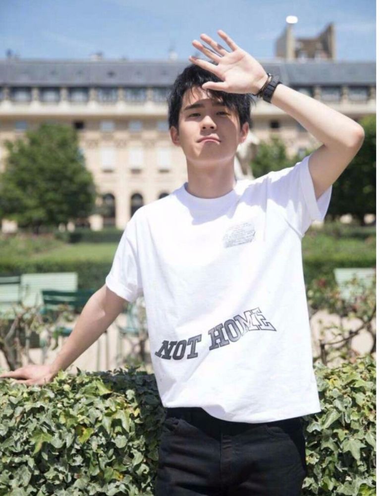 《明星大侦探》第四季开录,留白CP同款表情