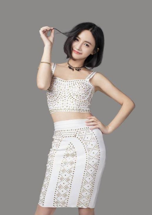 若风晒婚纱公布喜讯,miss一字评论引热议,可惜新娘不是你?