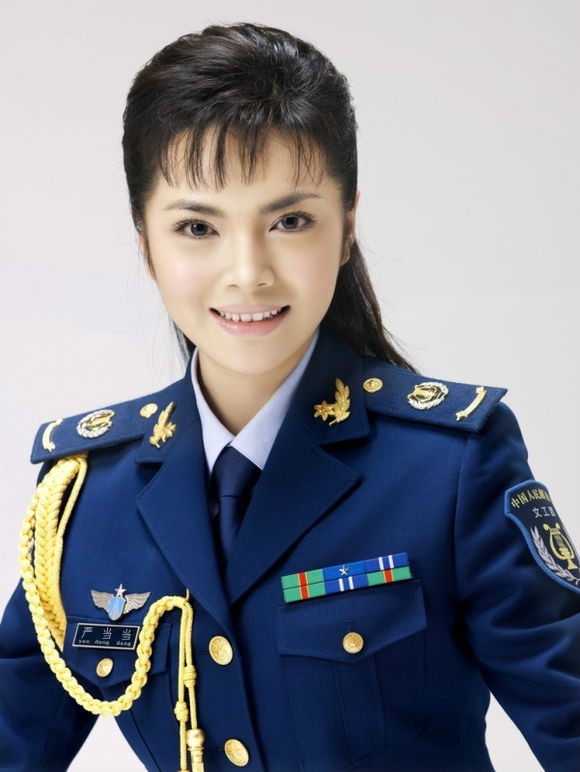 她9岁就发行了个人第一张专辑,这样的年轻人才在军改中应该保留