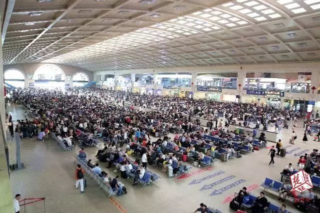 不是唐城，不是古隆中，国庆假期湖北最火的景区竟然是它？(图6)
