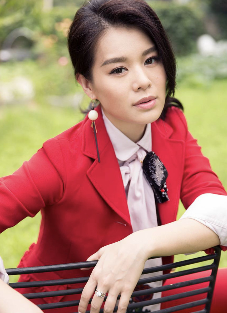 胡杏儿北上发展不尽人意三年仅一部电影,不续约旧东家或自做老板