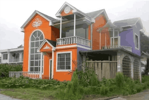 定居国外十年,衣锦还乡为父母盖百万豪华别墅养老,孝还是不孝?