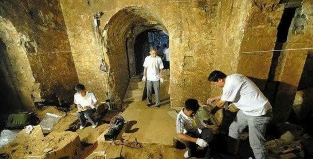 西安施工队挖出李静训墓,石棺刻着4个字,考古队:都被吓到了