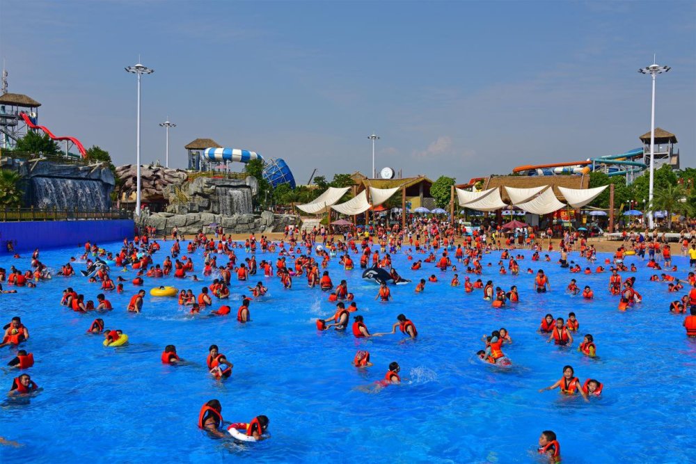 百色欢乐小镇受追捧 "十一"黄金周接待游客近10万人次