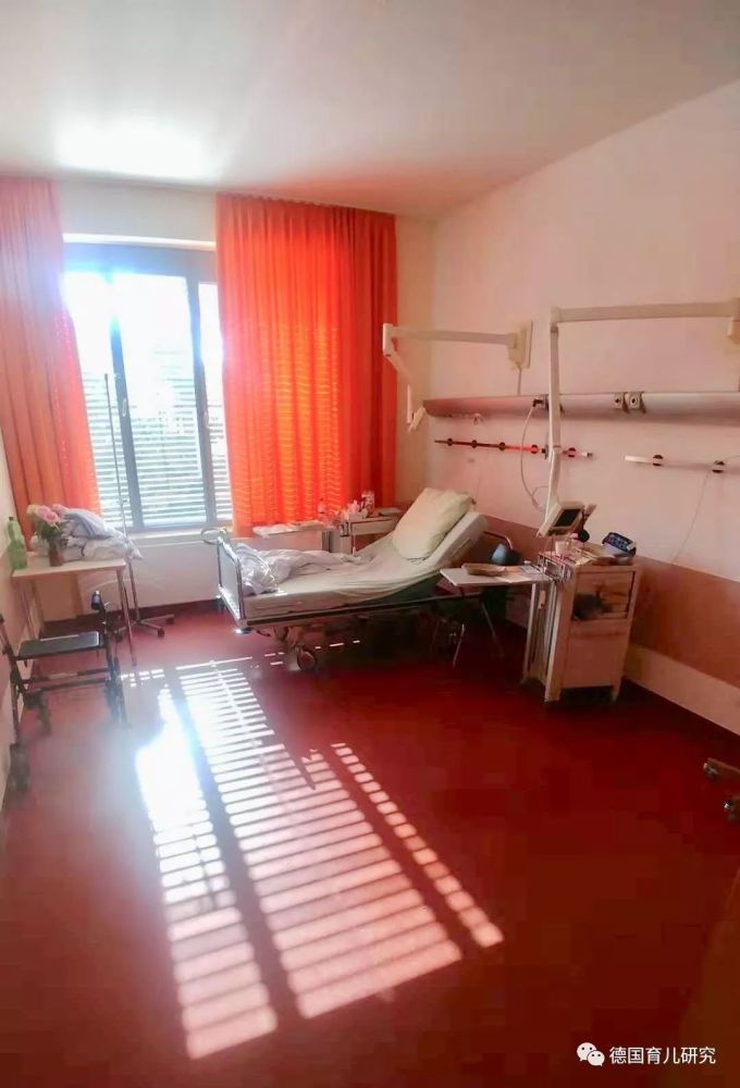 消失两周,我在德国做了两次手术,流了一盆血