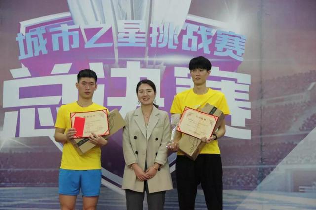 (总冠军获得者 胡嘉亮/胡伟威)经过小组赛,淘汰赛,总决赛三轮紧张的