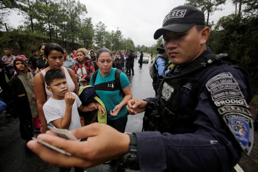 千余洪都拉斯移民欲入境美国 美政府以"撤回援助"威胁洪当局