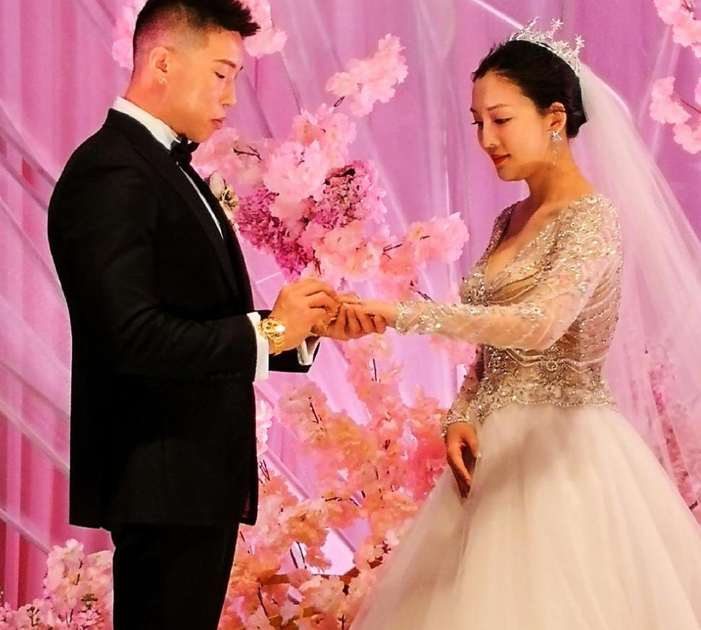 看到于谦老师这么可爱,网友纷纷表示:这是要活的节奏啊!