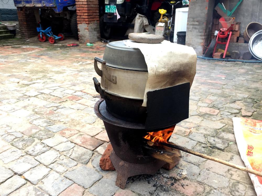 男子上海打工一年回家两次,农村父母想儿子学