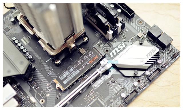 long 2600 times micro star b450m火箭筒plus是一款经典的阿森纳产品