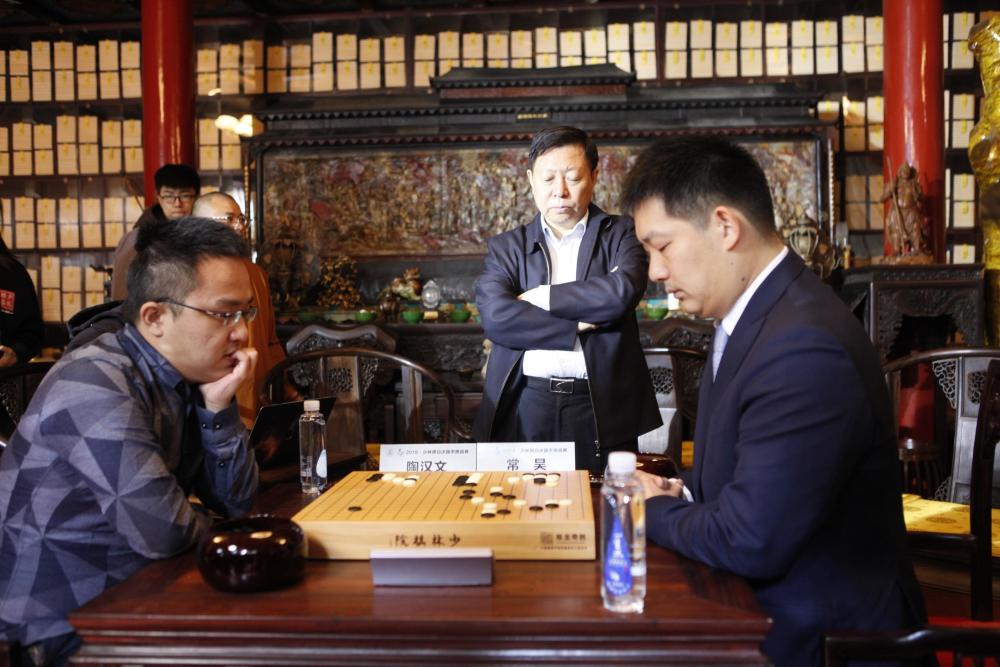 常昊捍衛了職業棋手榮譽,業餘強豪偶有驚人妙手