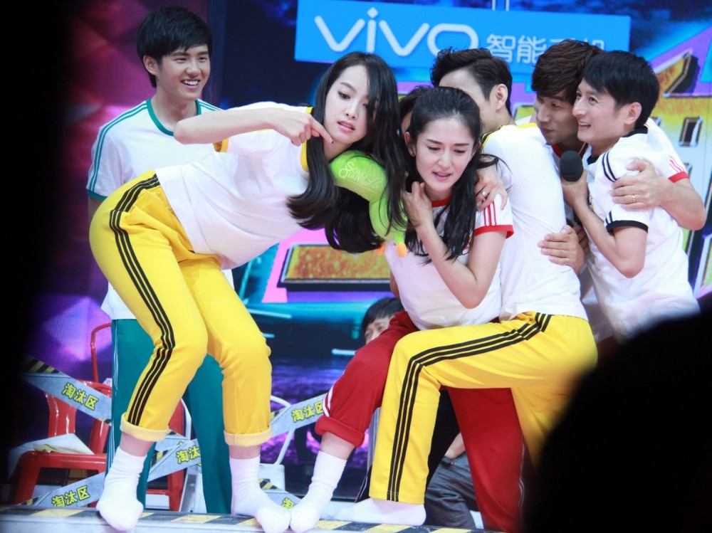 快乐大本营:乐华娱乐的专场,俊男美女的分队对抗欢乐运动会