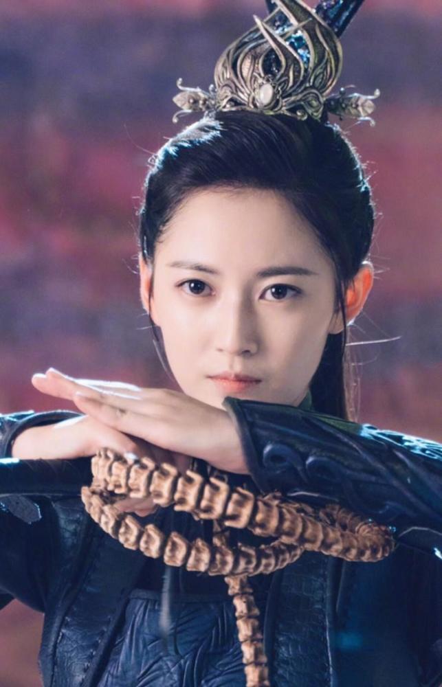 倚天屠龙记陈钰琪饰演赵敏美不胜收,但是你知道她多大吗?