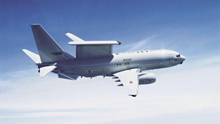 新时代战机对比,歼15和歼16谁火力更强,二者区