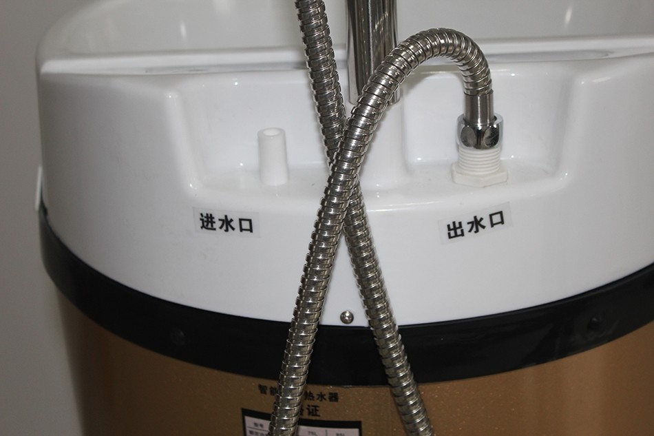 花3000元租房没热水器,房东直接扔个洗衣机