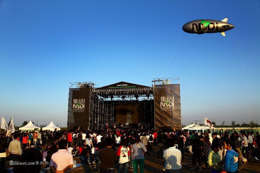 音乐现场摄影师第一人:镜头是我记录存在的方式