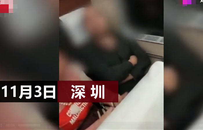 动车上男子占座不让还说脏话抢手机,霸座难道
