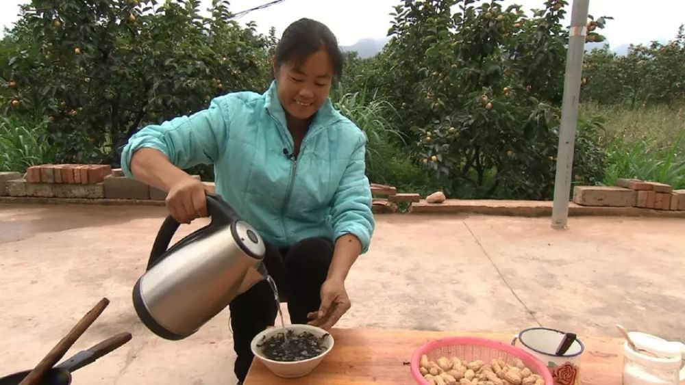 柿柿如意!这恭城月柿红了,除了送祝福还能玩