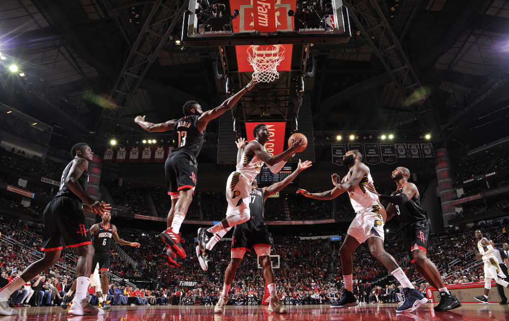 00,nba常规赛一场焦点战在休斯敦丰田中心打响,火箭队主场迎战步行者