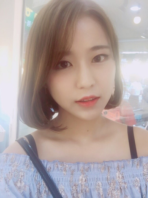 《皇后的品格》公开了李伊利雅皇室考生时期的照片,温暖vs冷漠