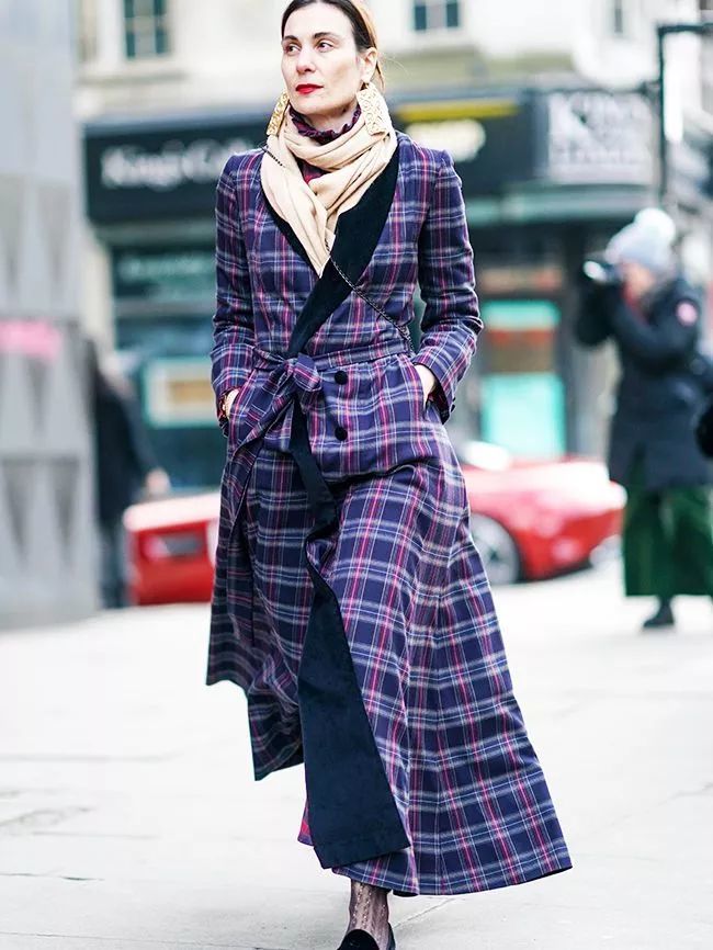 秋冬刷屏率最高的格纹元素,这样穿才能又美又