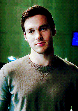 虽然十八线,但是chris wood依然是我的mr.