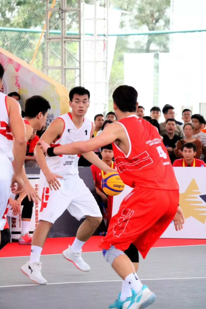 华侨大学篮球队拿下了一个世界冠军