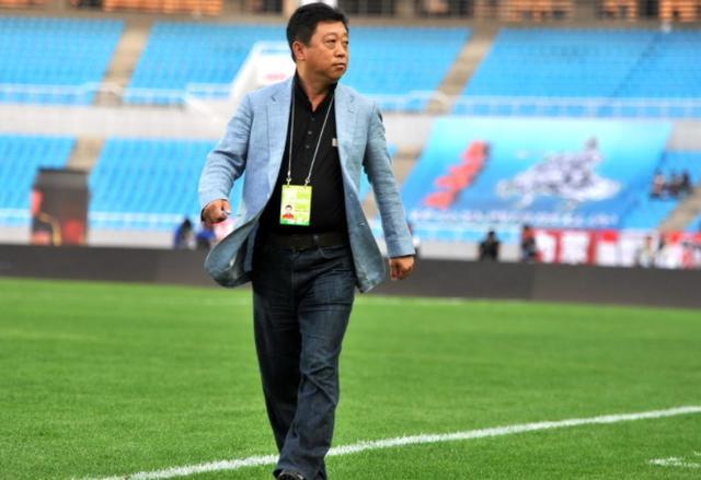 中甲教练卖房为球员发工资 梦想带队冲超 希望培养2-3名国脚