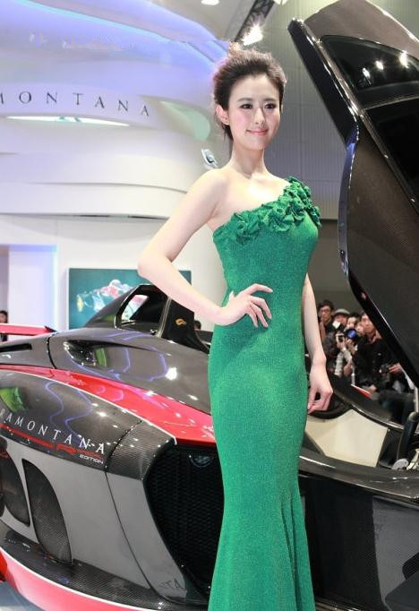 全球15台的超跑,一般人开了会晕,身体素质需飞行员标准才能开