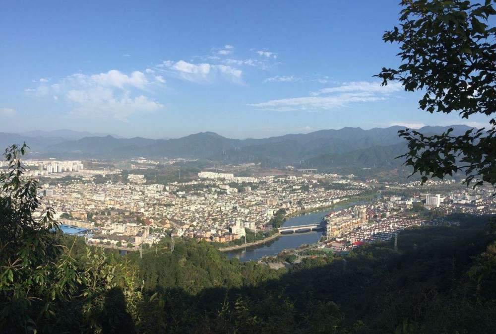 绩溪人口多少_安徽最 牛 的县,人口不到20万,却拥有中国最大的县级高铁站(2)