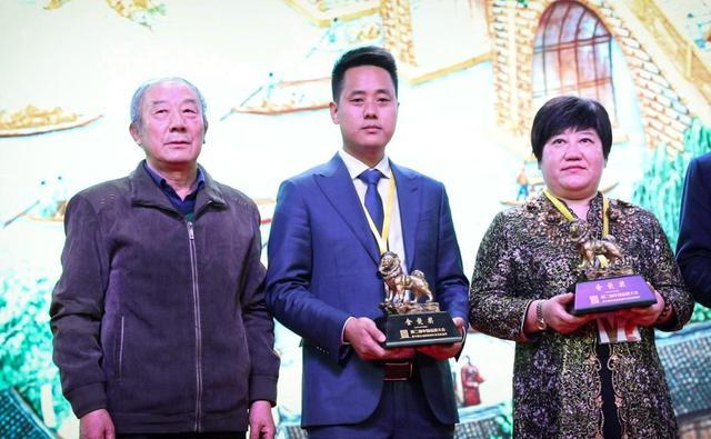 此外,华盛名酒品牌领航人涂宸豪先生一举斩获中国企业家精神金獒奖