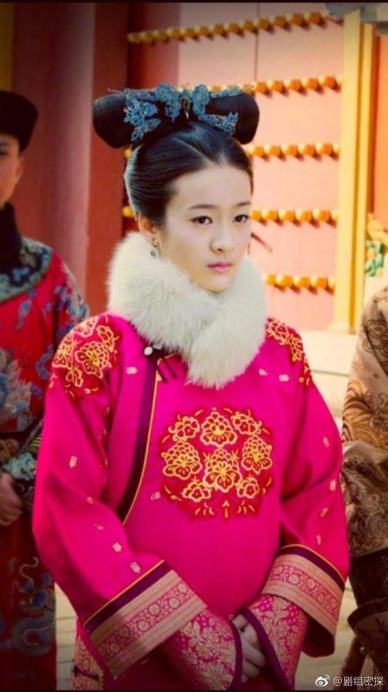 2015年《大玉儿传奇》孙婉婷饰演的董鄂妃多了一分甜美和知书达滥的