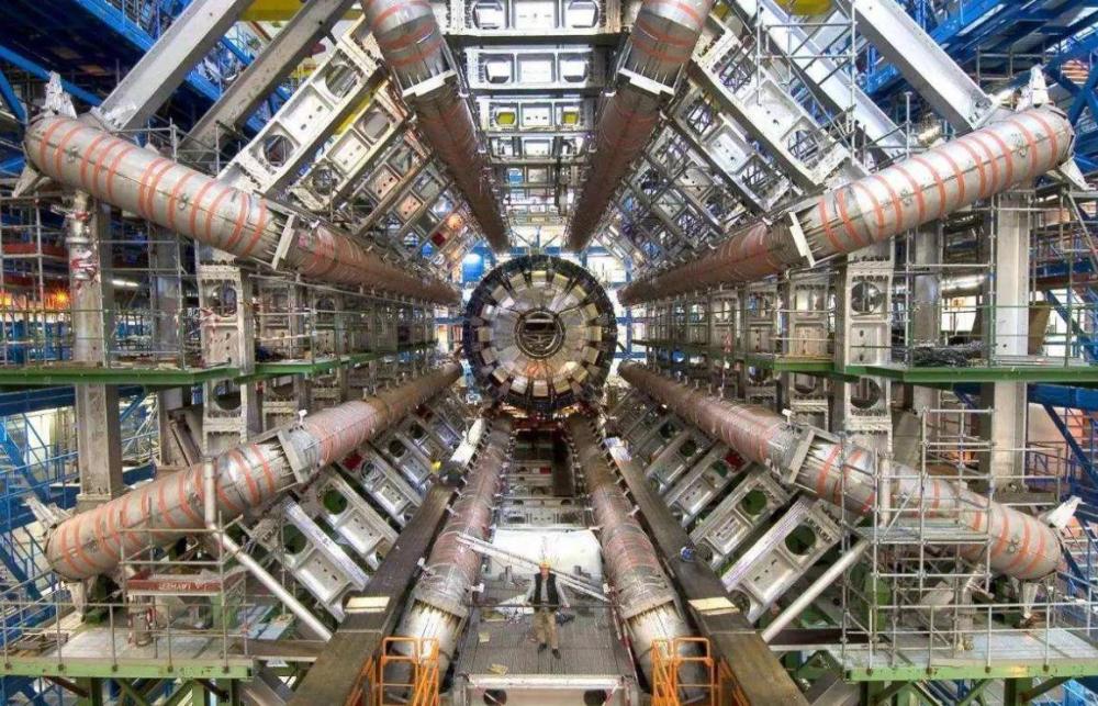 中国耗资300亿建造最强超级对撞机,杨振宁为何