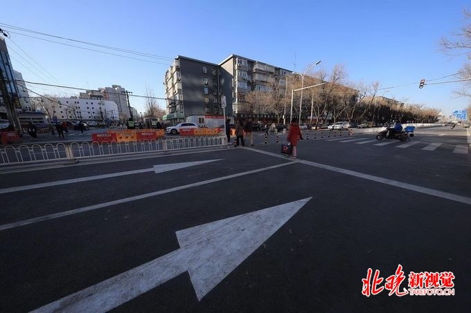 朝阳安贞路改造完工明天通车 将双向两车道变为六车道等改动