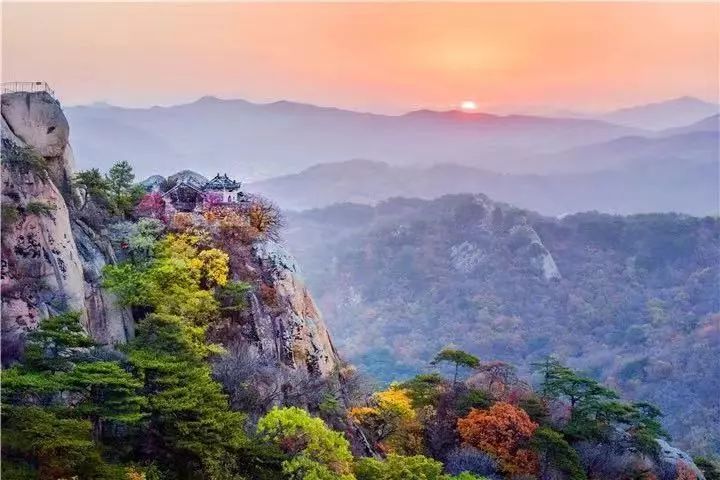 千山荣获“2018旅游景区——人民喜爱的文化历史名山”称号