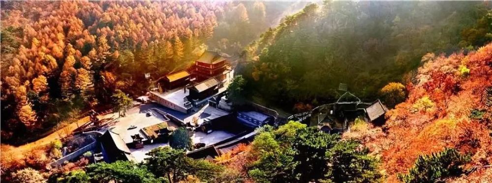 千山荣获“2018旅游景区——人民喜爱的文化历史名山”称号