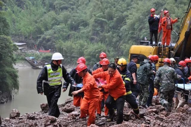 这位四川"铁人"蕴藏的能量可能远超你想象