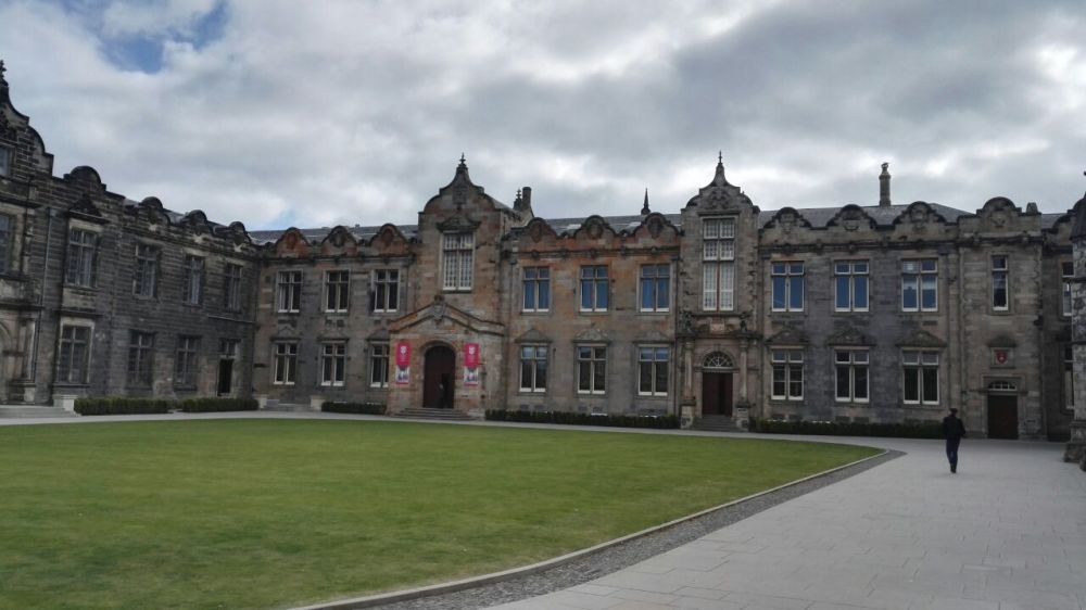 凯特初恋虐心,献上初吻后惨遭抛弃,从此守身:错