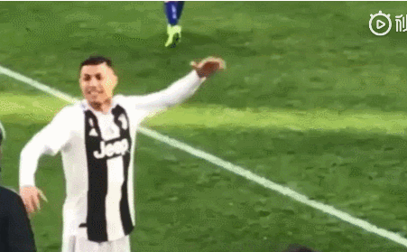 埃姆雷-詹手球送点,c罗示范:应该这么跳啊!