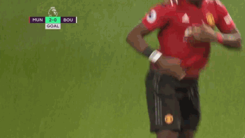 的定格pose,让人想起穆里尼奥在欧冠击败尤文后的斜眼咧嘴的经典动作