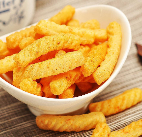 假如:你有一个3岁宝宝,她非吃这6种垃圾零食,选