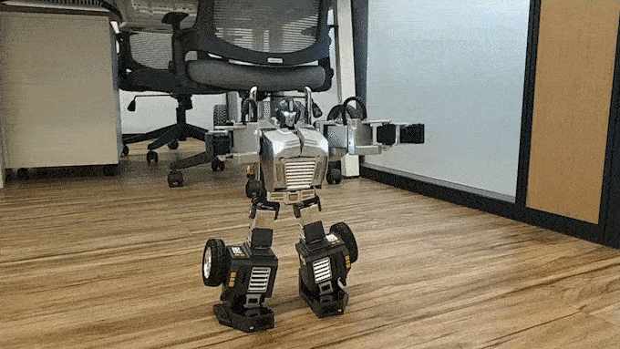 森漢CES展示星際特工機器人 語音做到人車變形摔倒自動爬起 科技 第3張