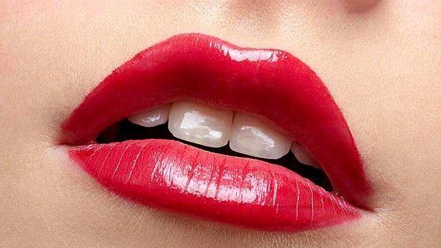 塔罗占卜:选一个好看的嘴唇,测你身边的人谁最爱你