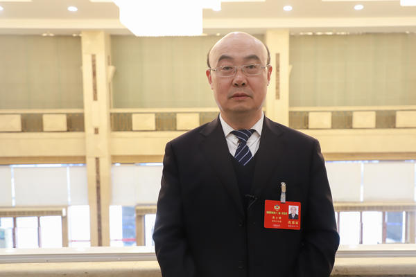 数例"的"人工种痘"法,《张氏医通》(1695年)记载"种痘说"有"痘衣法,痘