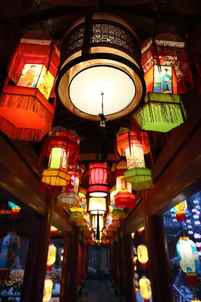 美爆!第二届国际灯笼节邀你一起过新年