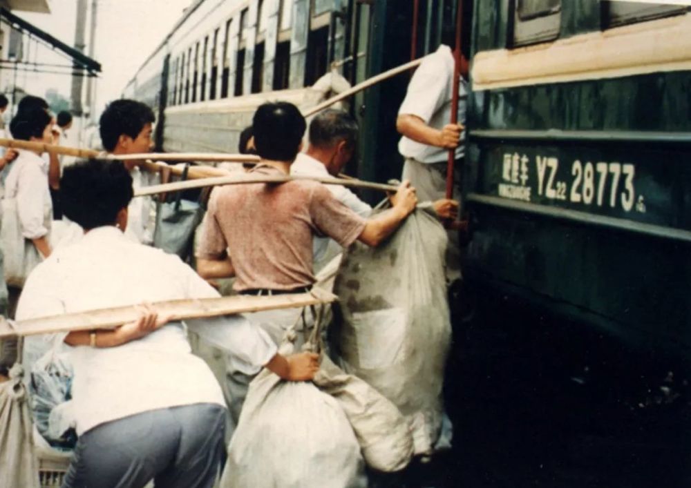中国哪些省外出打工人口多_中国人口多图片