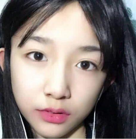 14岁"女装大佬"艾比,男生看了"沉默",女生看了流泪!