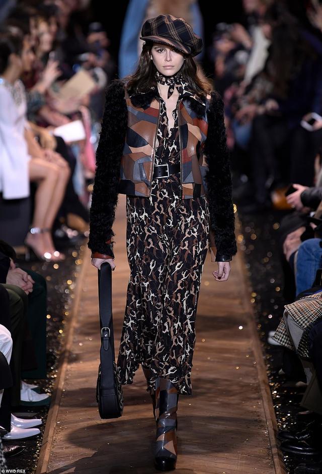 允儿取代杨幂主场MK纽约时装周,带货女王祸不