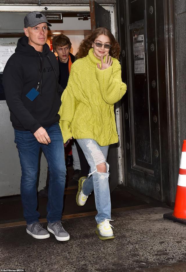 允儿取代杨幂主场MK纽约时装周,带货女王祸不